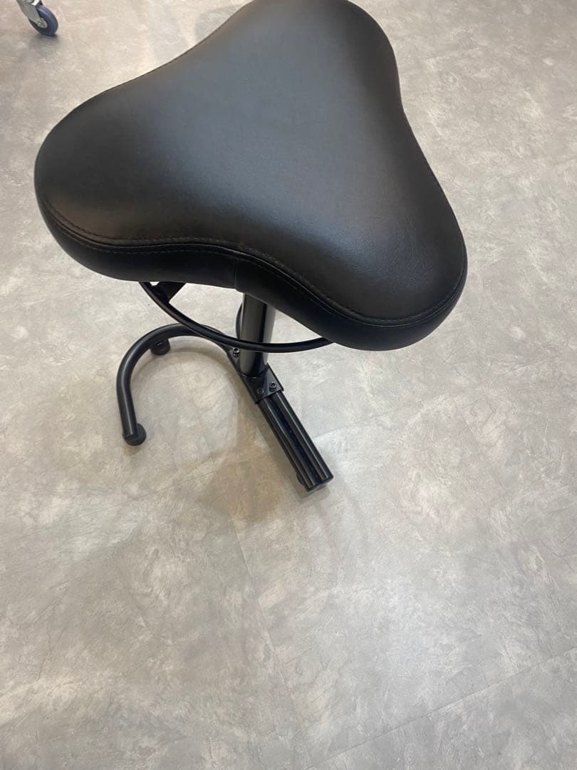 大広　OVE Shell DX スツール