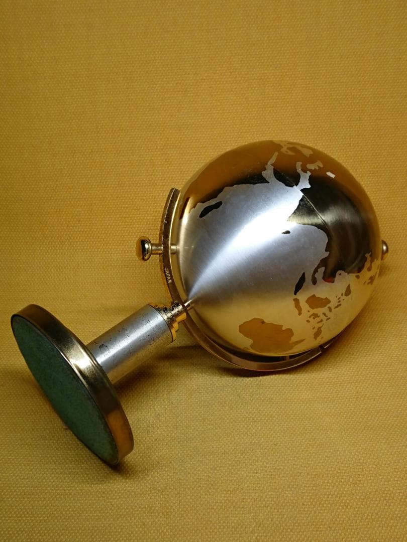 地球儀　タバコ入れ　金属　レトロ　置物　インテリア　工芸品　美術品　A1174