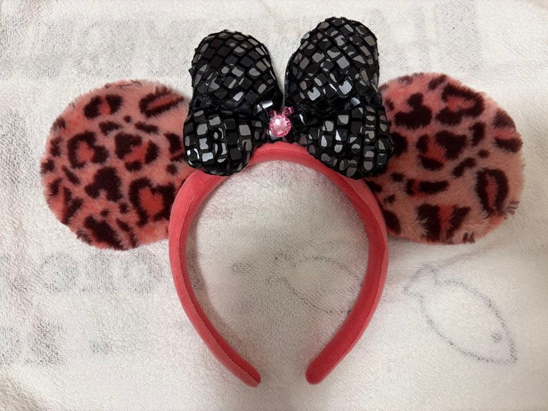ヒョウ柄ミッキー風カチューシャ - メルカリ