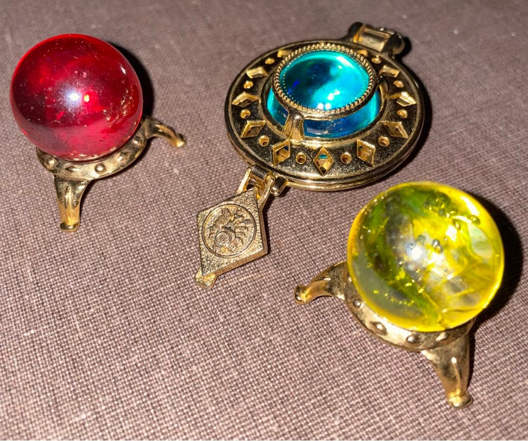 有言実行三姉妹シュシュトリアン バルミラクルペンダント - メルカリ