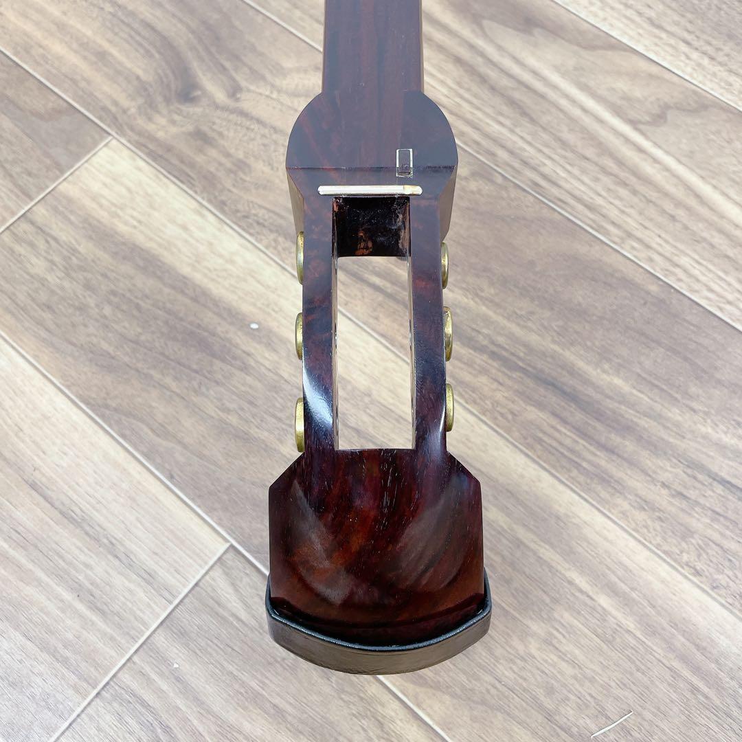 津軽三味線 太棹 段違い二本溝 東さわり トチ紅木 綾杉彫り