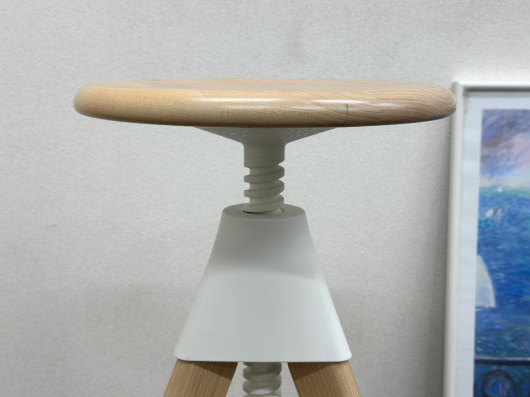 マジス■トム&ジェリー　足掛け＆昇降機能付　ハイカウンターチェア　バーチェア　白