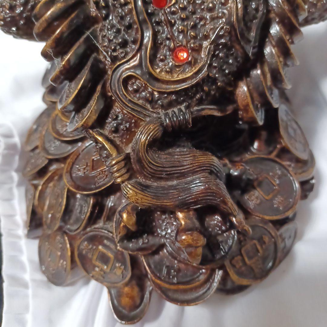 カエルの置物 赤い目 