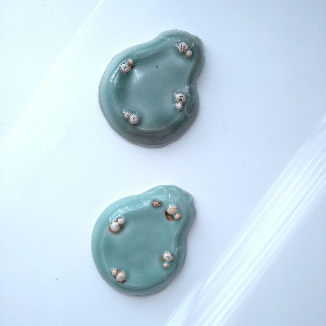 三田青磁 豆皿 手塩皿 2客 瓢箪文様 ひょうたん 足付き 江戸期　希少