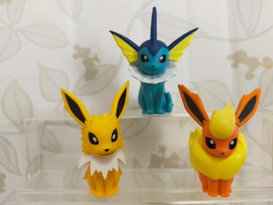 ポケモン フィギュア シャワーズ サンダース ブースター ブイズ3体