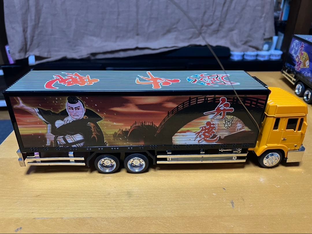 トラック型ラジコン　４台