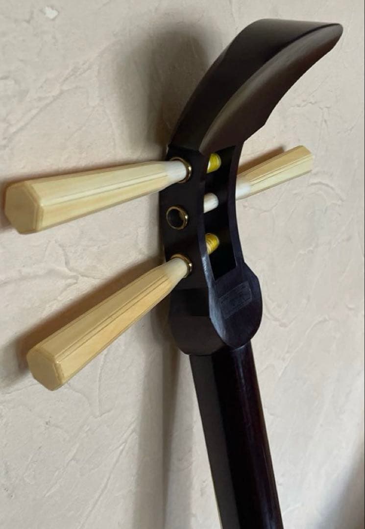 両面四つ皮張りたて 子持綾杉胴 金細 紅木 杢有 中棹 地唄三味線