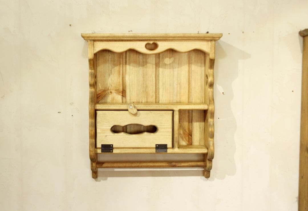 ハンドメイド　ハートのティッシュシェルフ タオルホルダーつき