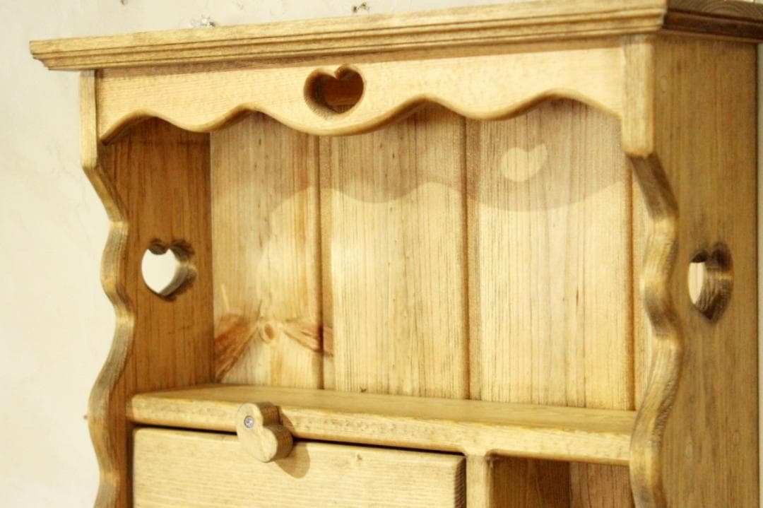 ハンドメイド　ハートのティッシュシェルフ タオルホルダーつき