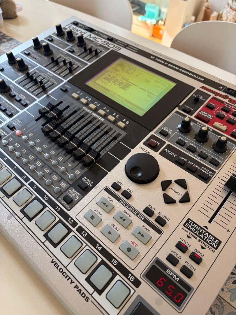 Roland MC-909 完動品 メモリ最大 SM付