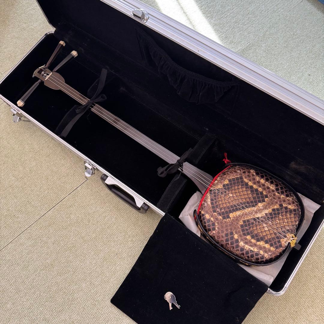 三線■黒檀 本皮クサビ張り■真壁型 アルミケース付き