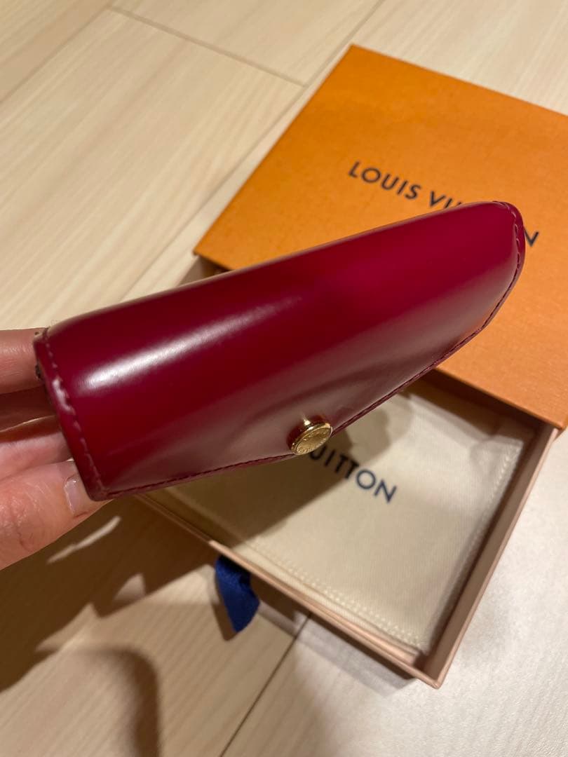 ルイヴィトン 三つ折り財布 ポルトフォイユゾエ 正規品