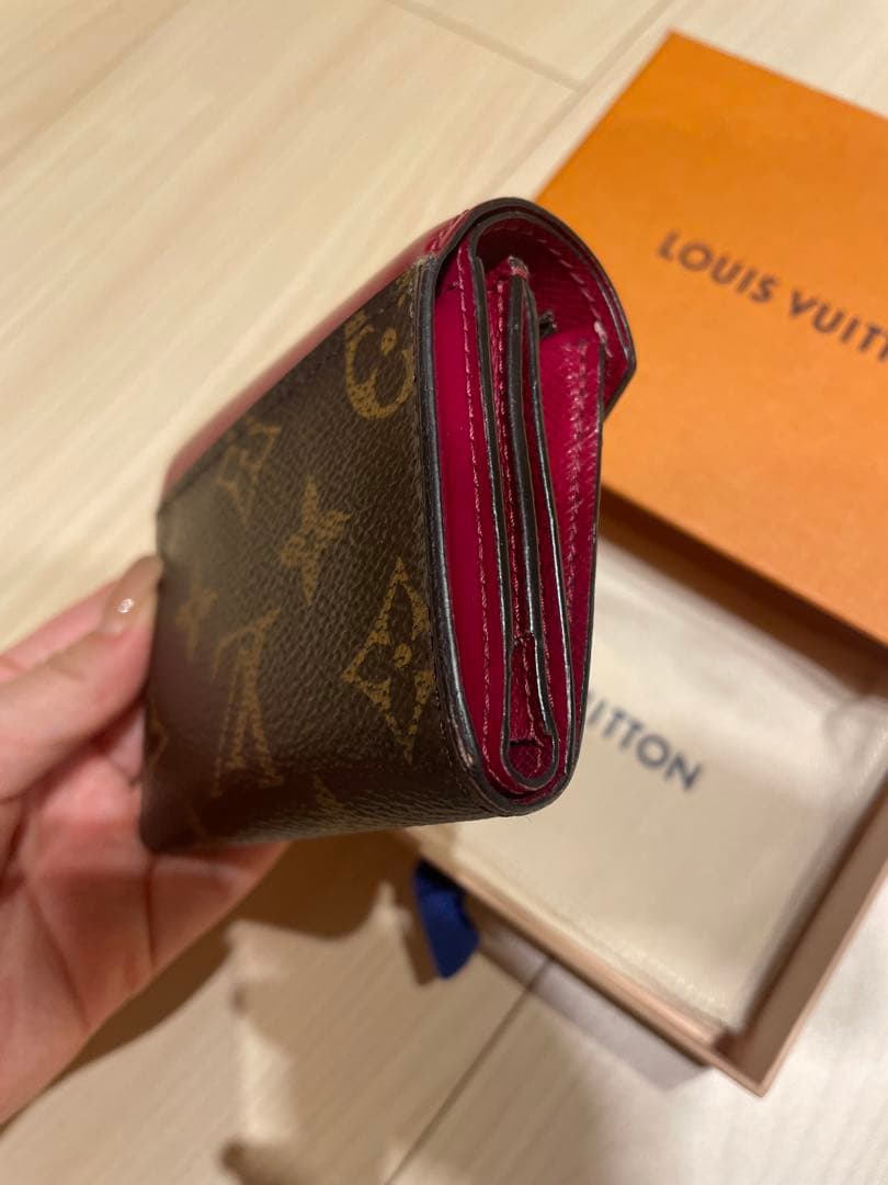 ルイヴィトン 三つ折り財布 ポルトフォイユゾエ 正規品