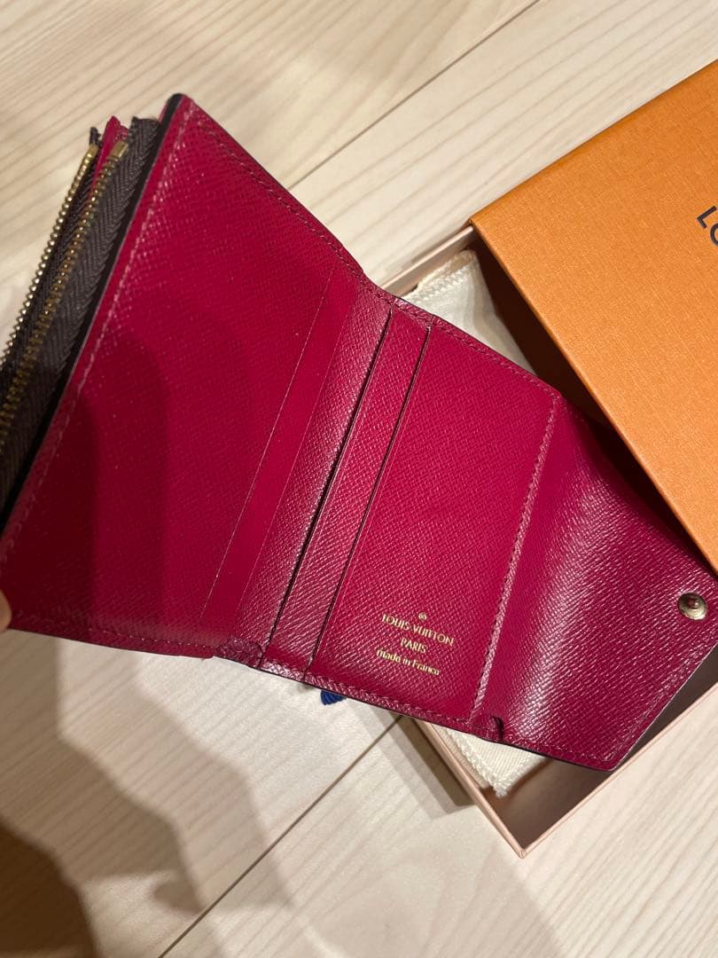 ルイヴィトン 三つ折り財布 ポルトフォイユゾエ 正規品