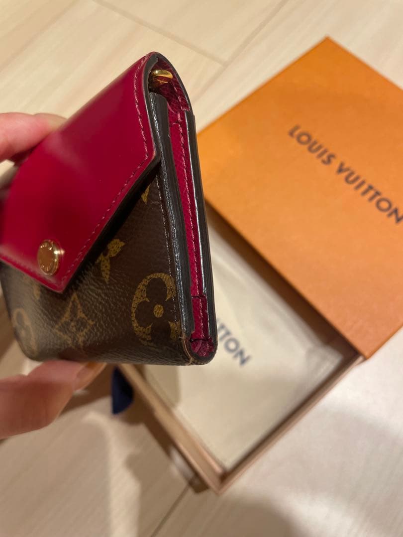 ルイヴィトン 三つ折り財布 ポルトフォイユゾエ 正規品