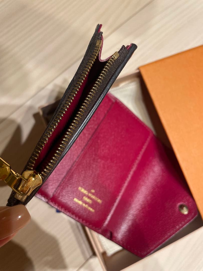 ルイヴィトン 三つ折り財布 ポルトフォイユゾエ 正規品