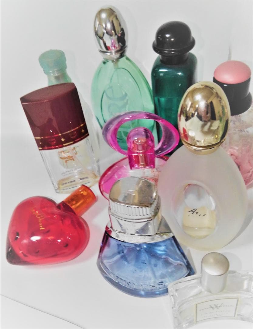 香水 空瓶 いろいろな香水のボトルのみ コレクションにいかが？ 送料無料　②