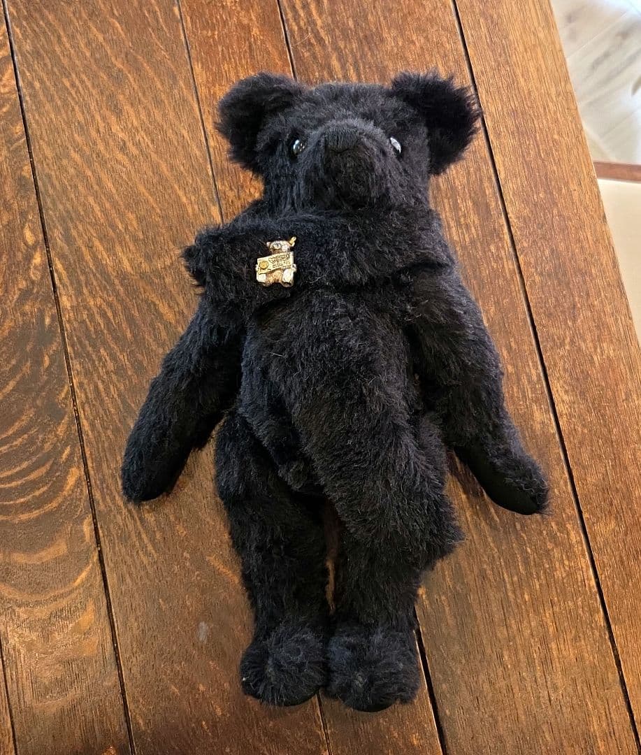 黒のテディベア マフラー・付ピンバッジき(有名作家もの)