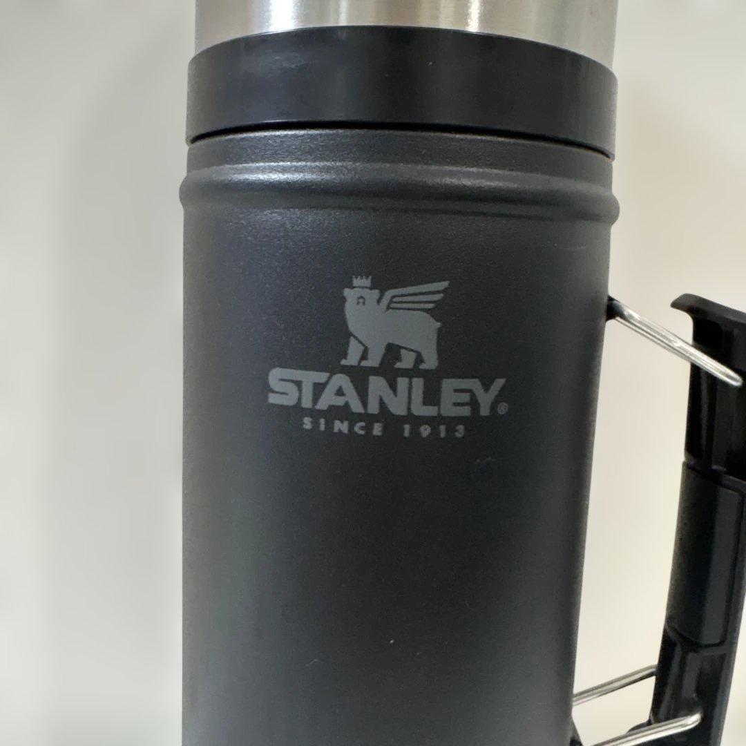 【最終価格】STANLEY スタンレー 水筒　0.94ml キャンプ❣️