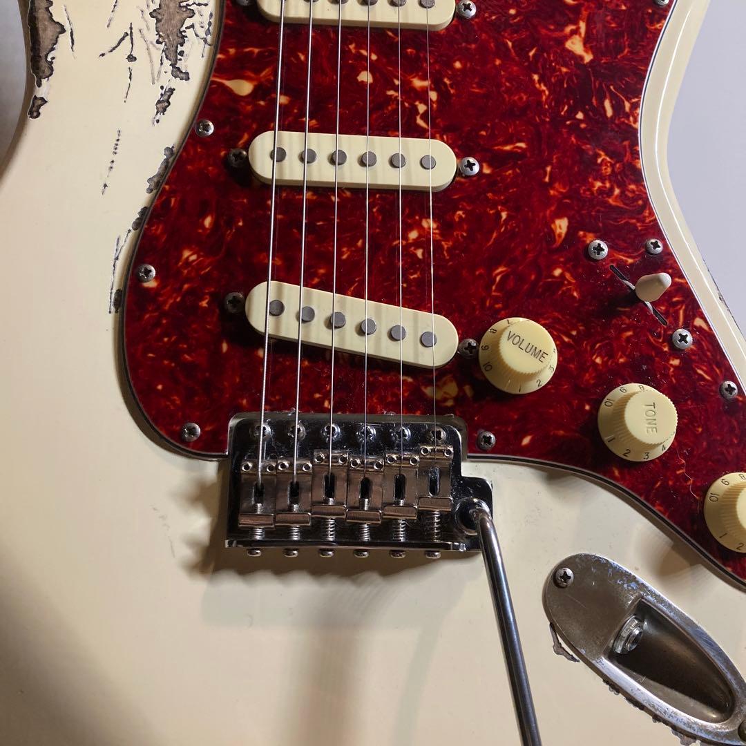 ストラトキャスター レリック加工 squier by fender - メルカリ
