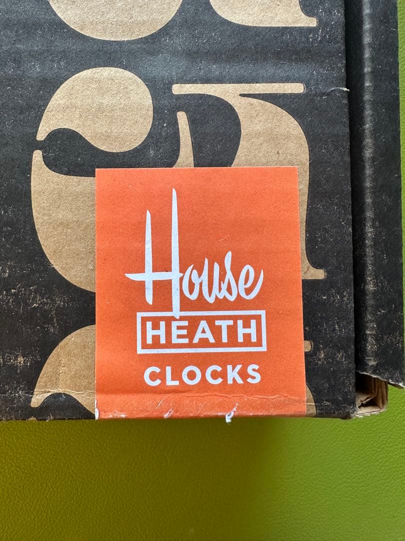 House Heath Clocks 掛時計 赤とグレー