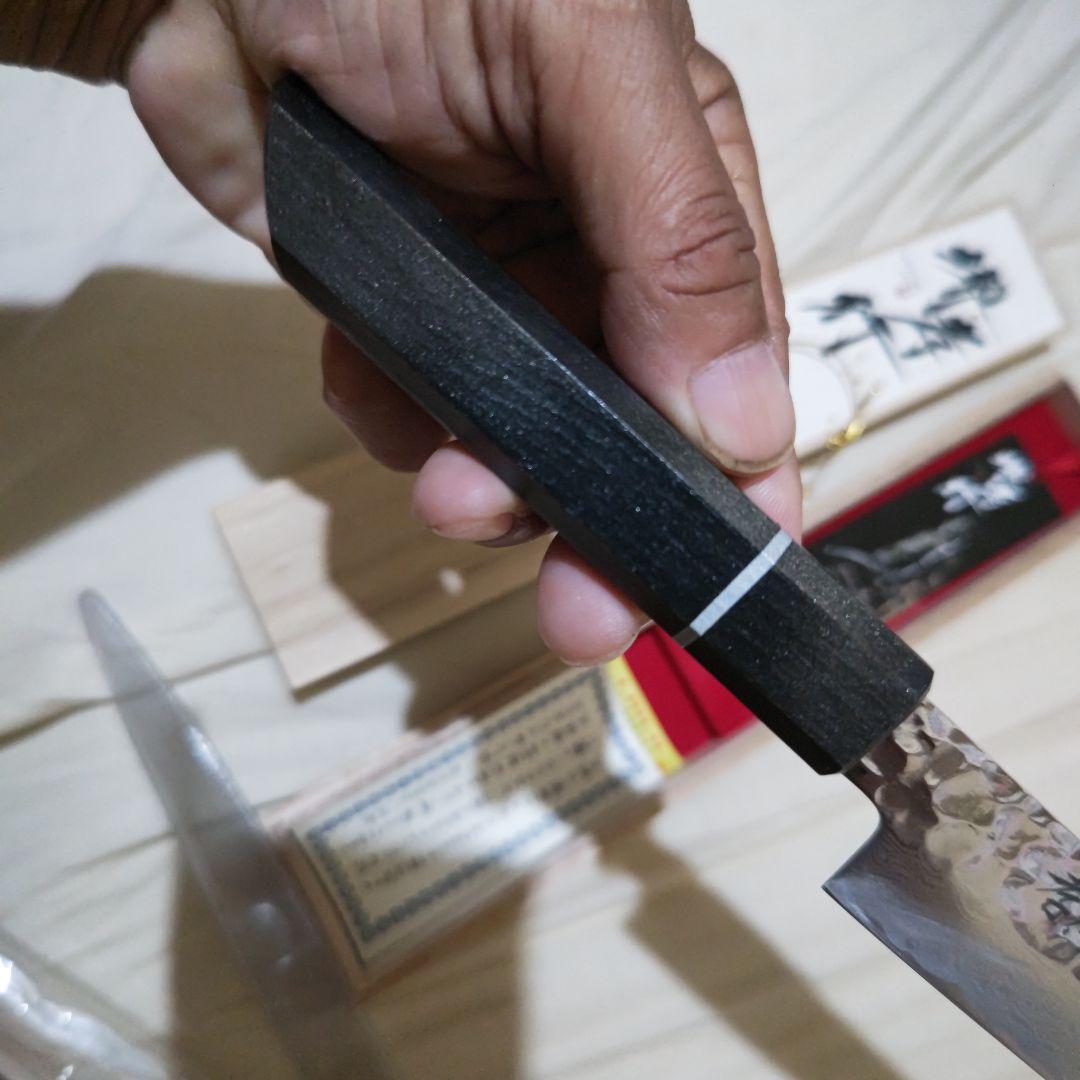 ダマスカス波紋仕上げの鋼製包丁(ペティーナイフ)桐の箱入り