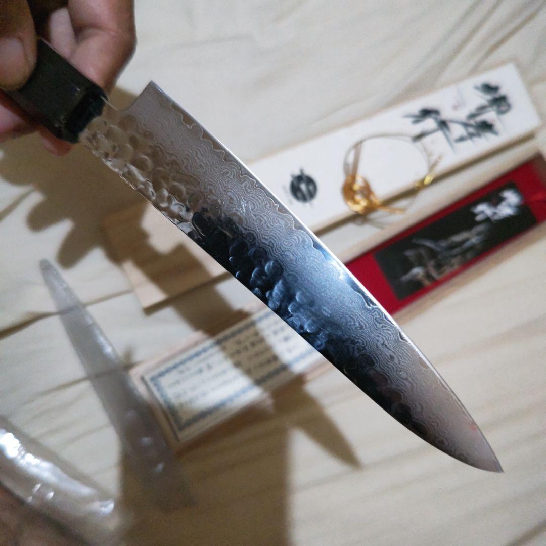 ダマスカス波紋仕上げの鋼製包丁(ペティーナイフ)桐の箱入り