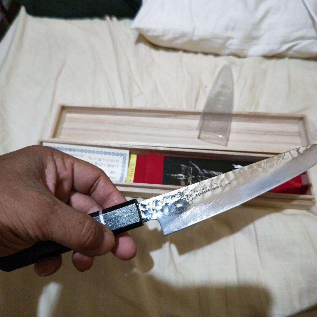 ダマスカス波紋仕上げの鋼製包丁(ペティーナイフ)桐の箱入り