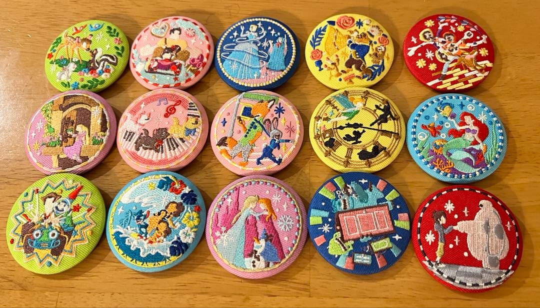 ディズニー 刺繍缶バッジ2 全15種コンプリートセット - メルカリ