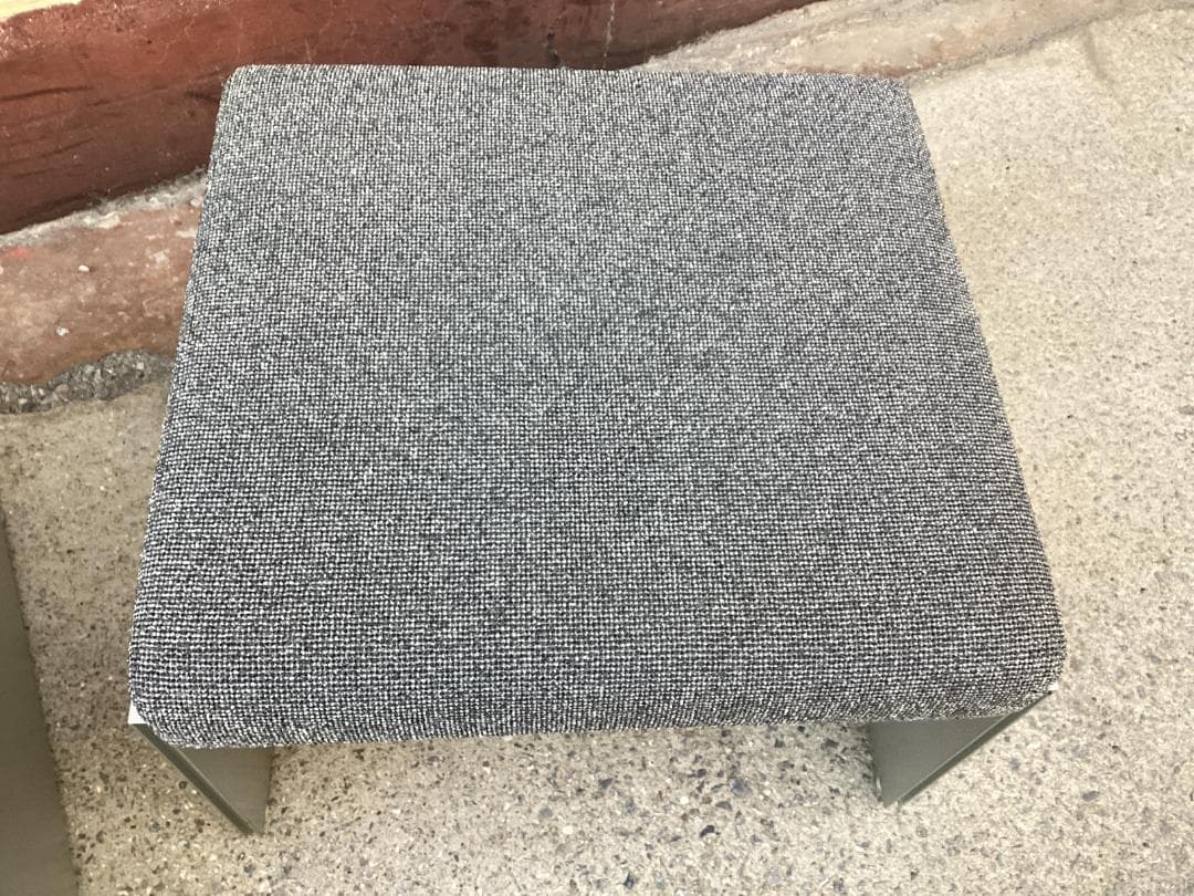 定価約５４万　３点セット　エアフレーム　サイドローテーブル　スツール　カッシーナ