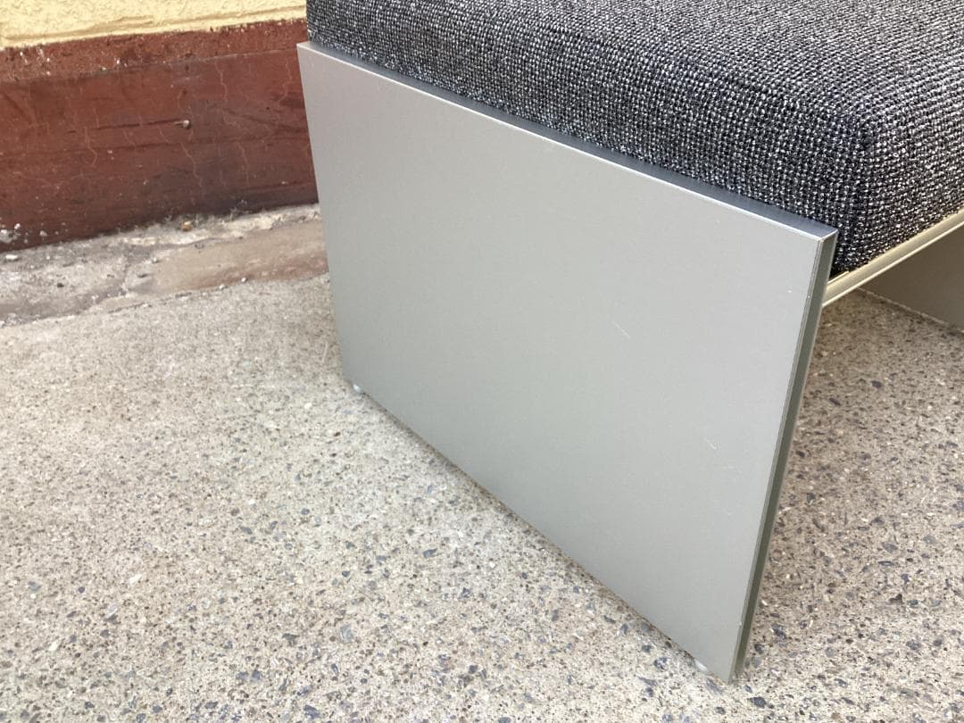 定価約５４万　３点セット　エアフレーム　サイドローテーブル　スツール　カッシーナ