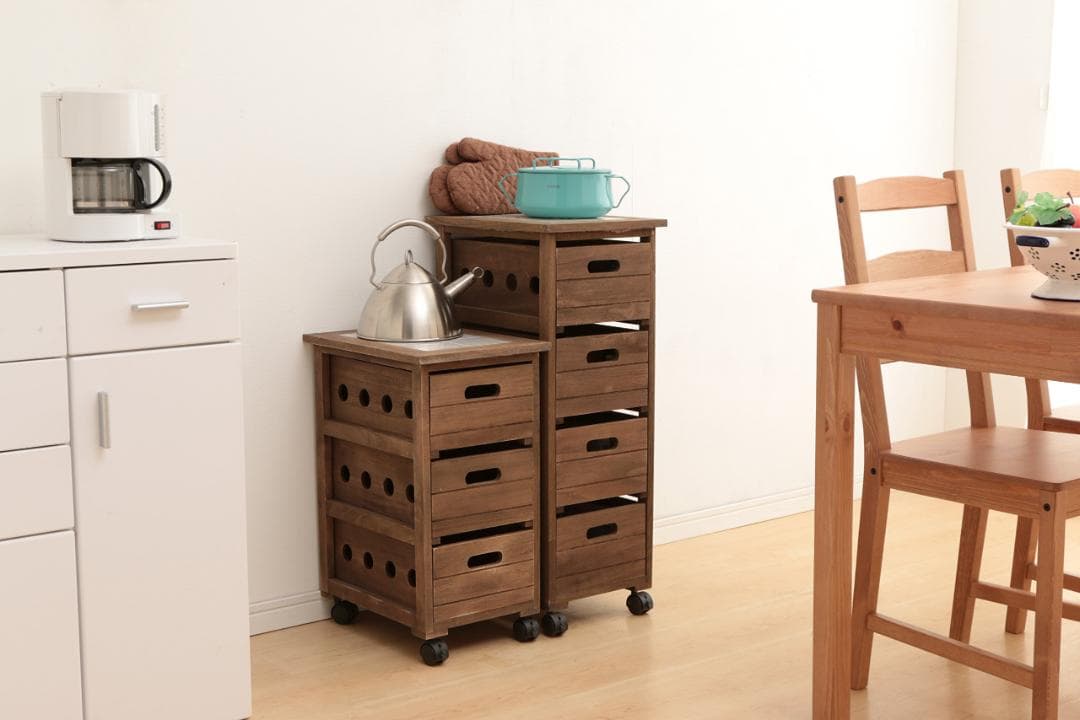 多用途＆スタイリッシュ！桐製4段キャスター付き収納ラック