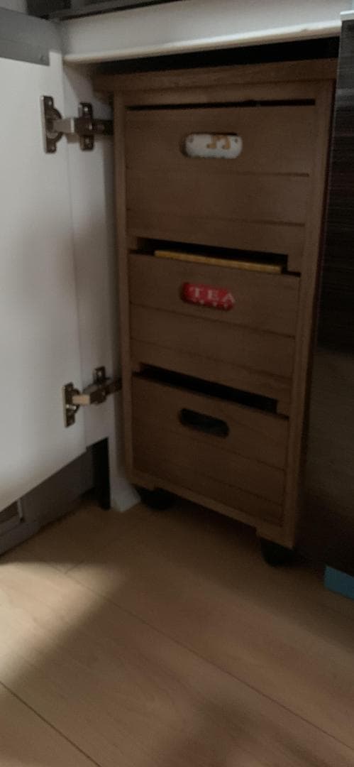 多用途＆スタイリッシュ！桐製4段キャスター付き収納ラック