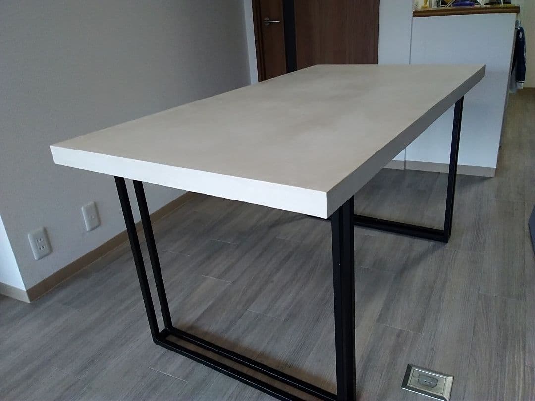 ダイニングテーブル、アイアンレッグのみ！オーダーメイド