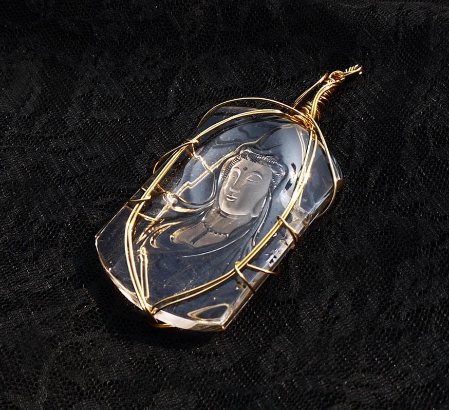 水晶観音菩薩一流彫刻ペンダント◇