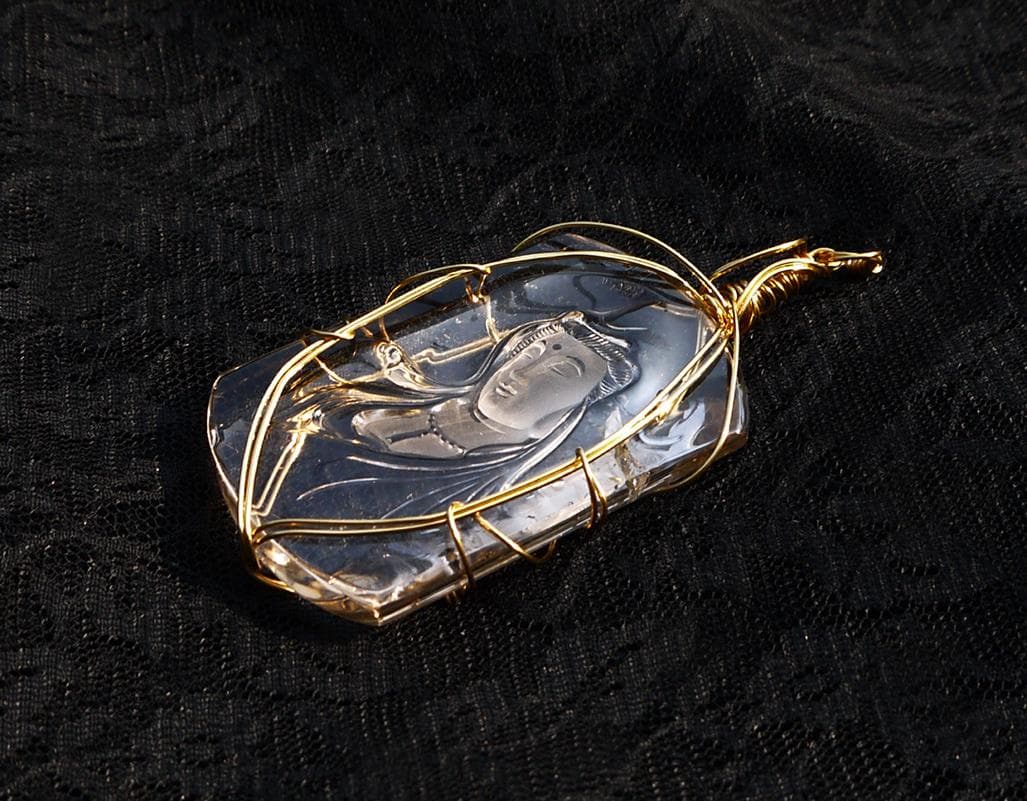 水晶観音菩薩一流彫刻ペンダント◇