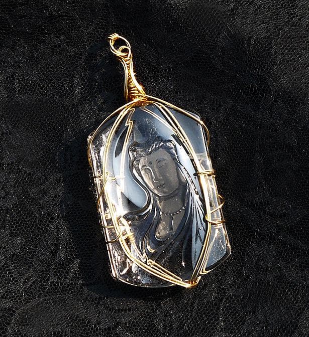 水晶観音菩薩一流彫刻ペンダント◇