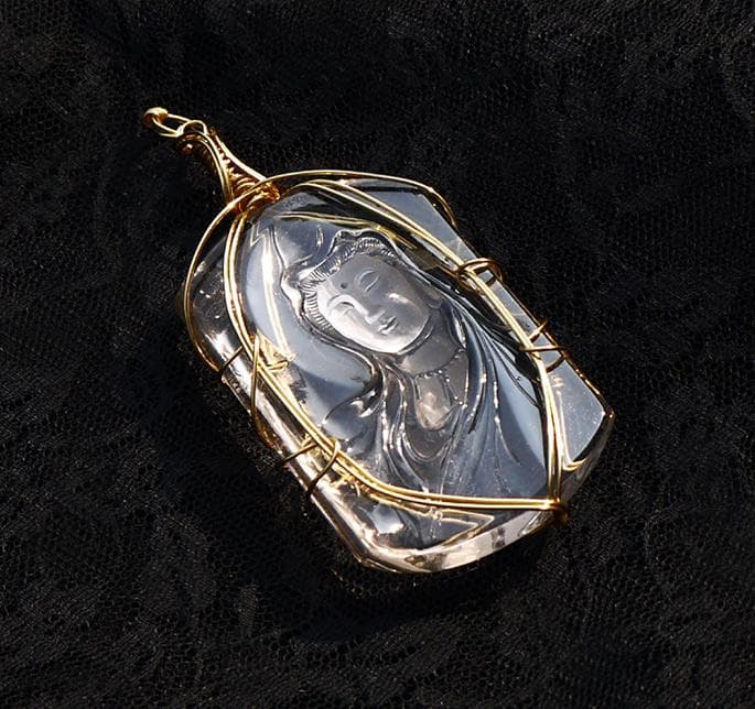 水晶観音菩薩一流彫刻ペンダント◇