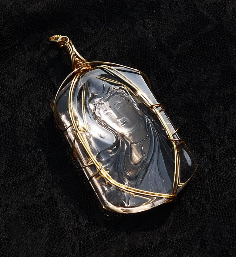 水晶観音菩薩一流彫刻ペンダント◇