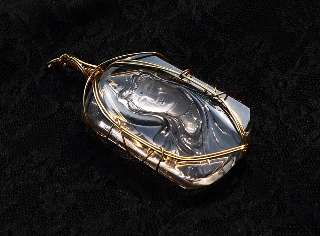 水晶観音菩薩一流彫刻ペンダント◇