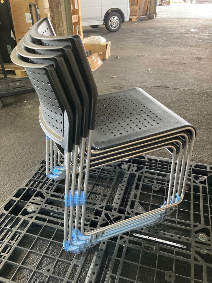 【4脚セット】【背/樹脂 座/樹脂】アイリスチトセ ミーティングチェア ブラック