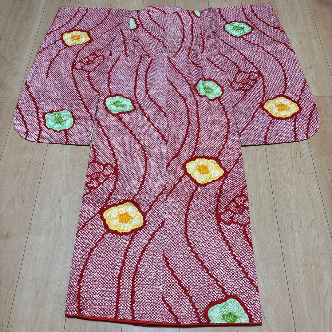 111 総絞り　正絹　赤　疋田　鹿の子　着物+長襦袢　7歳　七五三　四つ身