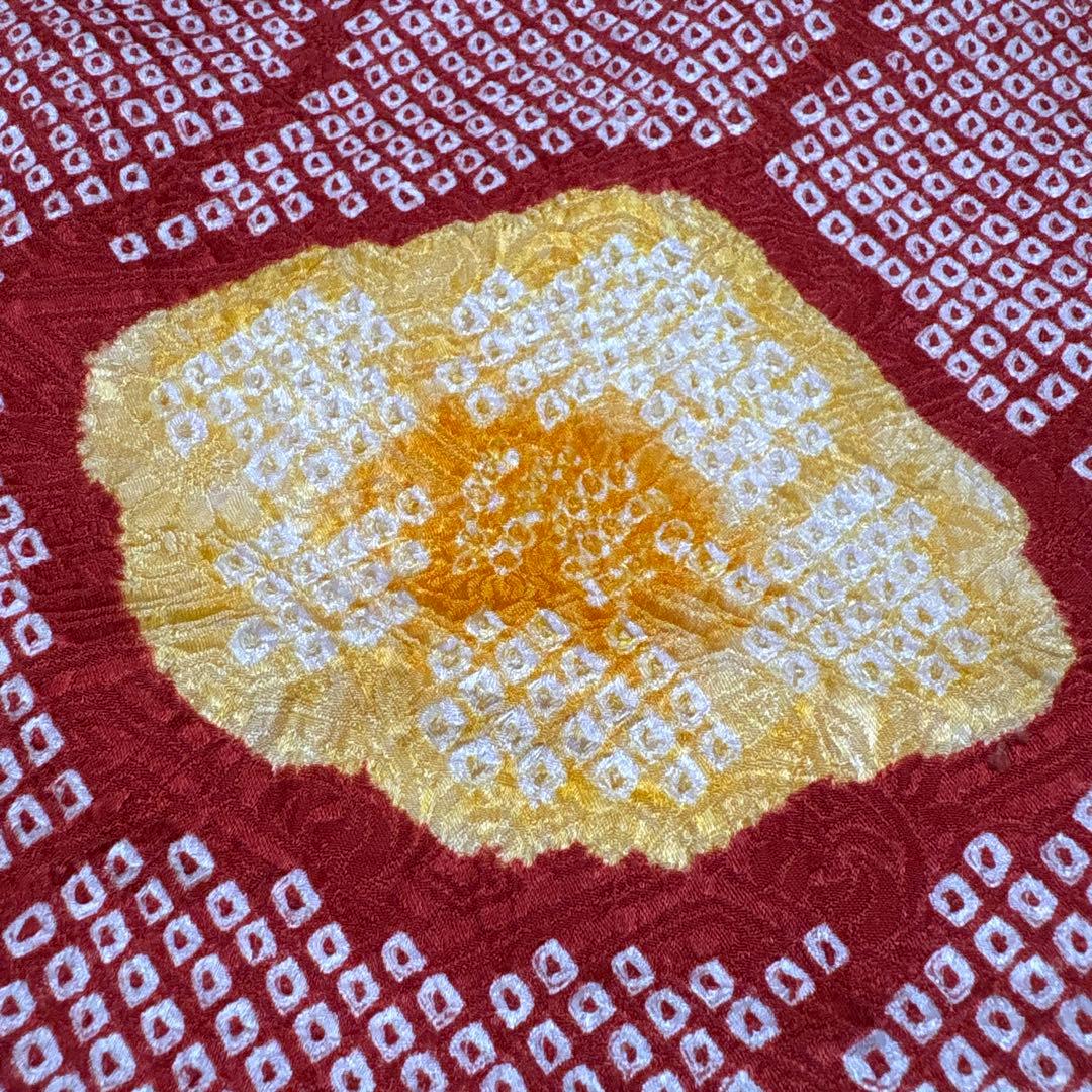 111 総絞り　正絹　赤　疋田　鹿の子　着物+長襦袢　7歳　七五三　四つ身