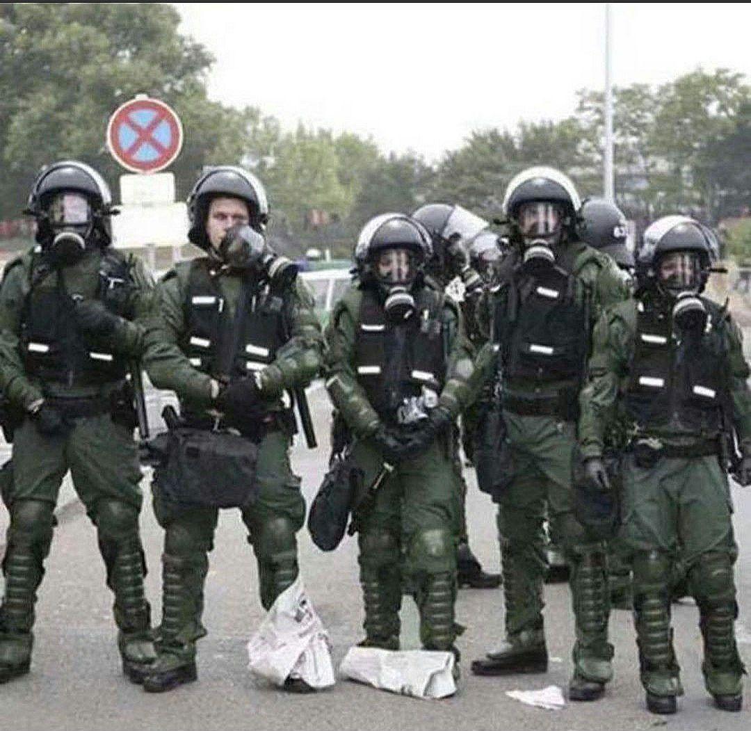 ☆入手困難 ロシア軍 NBCR 特殊部隊用 本物 防塵防毒 ガスマスク 未