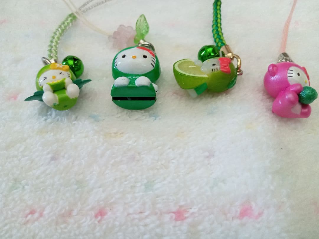 ゆうパケット】ハローキティ 根付け 緑の柑橘類 4点セット - メルカリ
