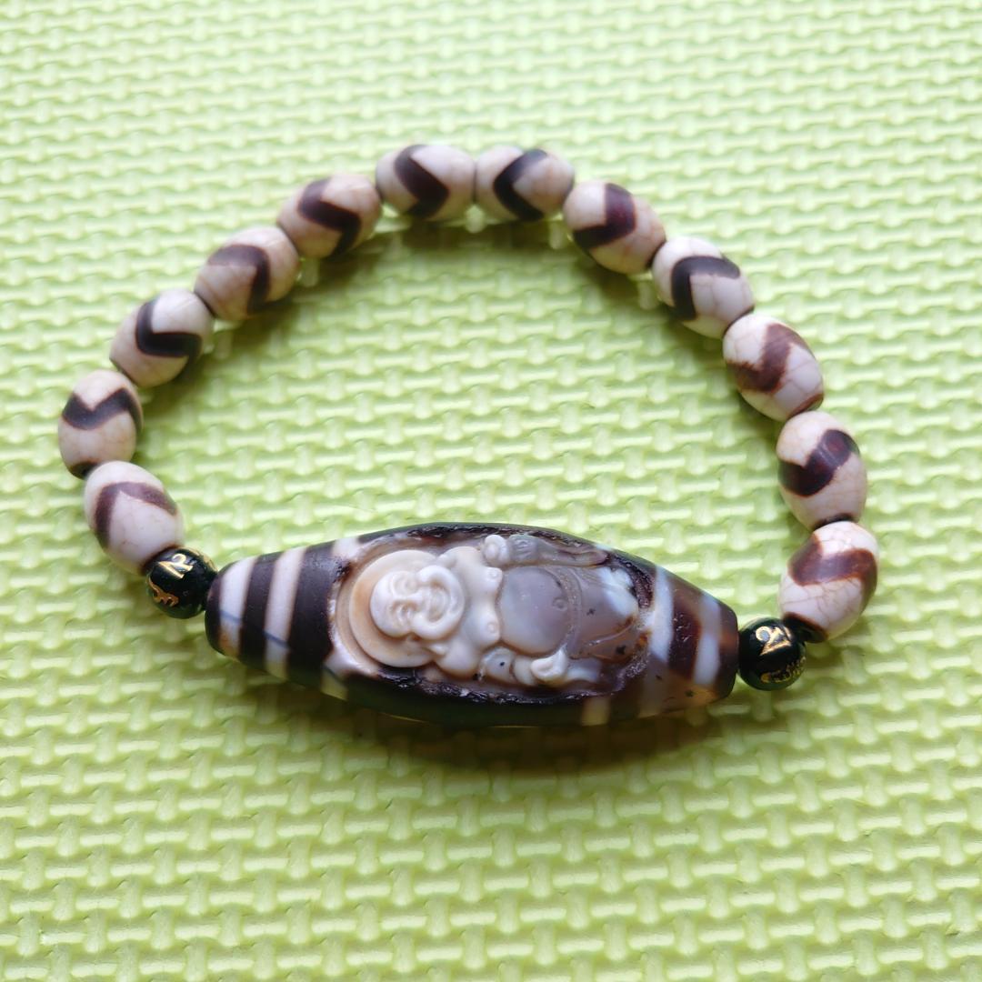 天珠ブレスレット2 天珠 彫刻 ブレスレット 布袋様 弥勒菩薩 - メルカリ