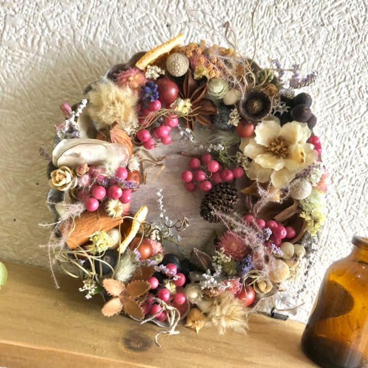 バレンタインに。美味しそうな森のタルトケーキリース