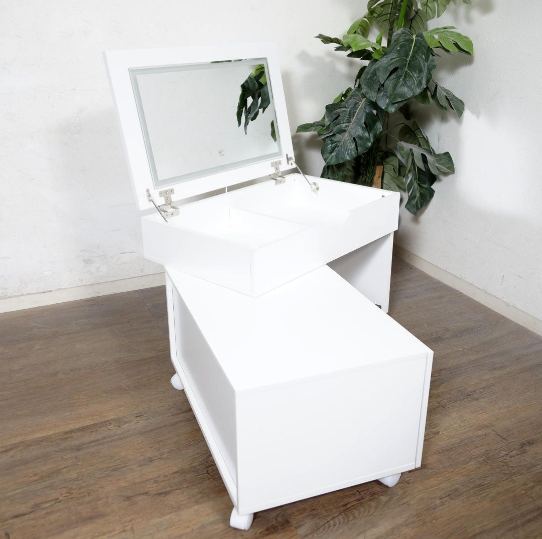 新品・未使用　LEDライト付ドレッサー ロータイプ 伸縮式コスメワゴン