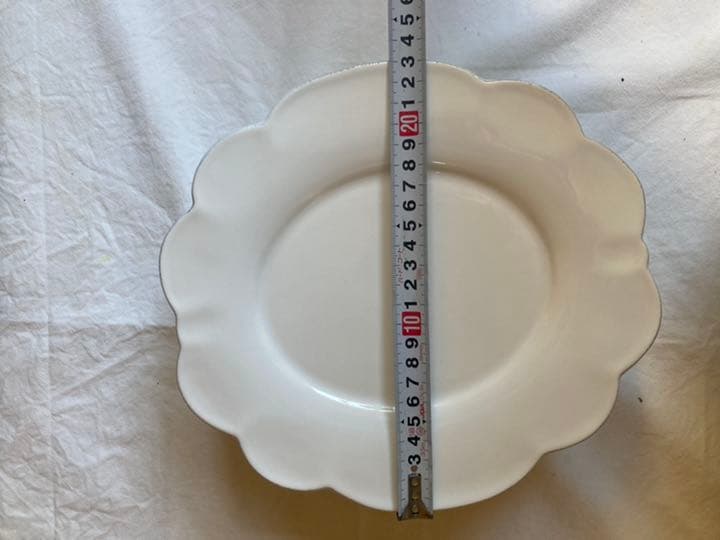 cote table PETALE WHITE　花リム　ペタル　デザートプレート