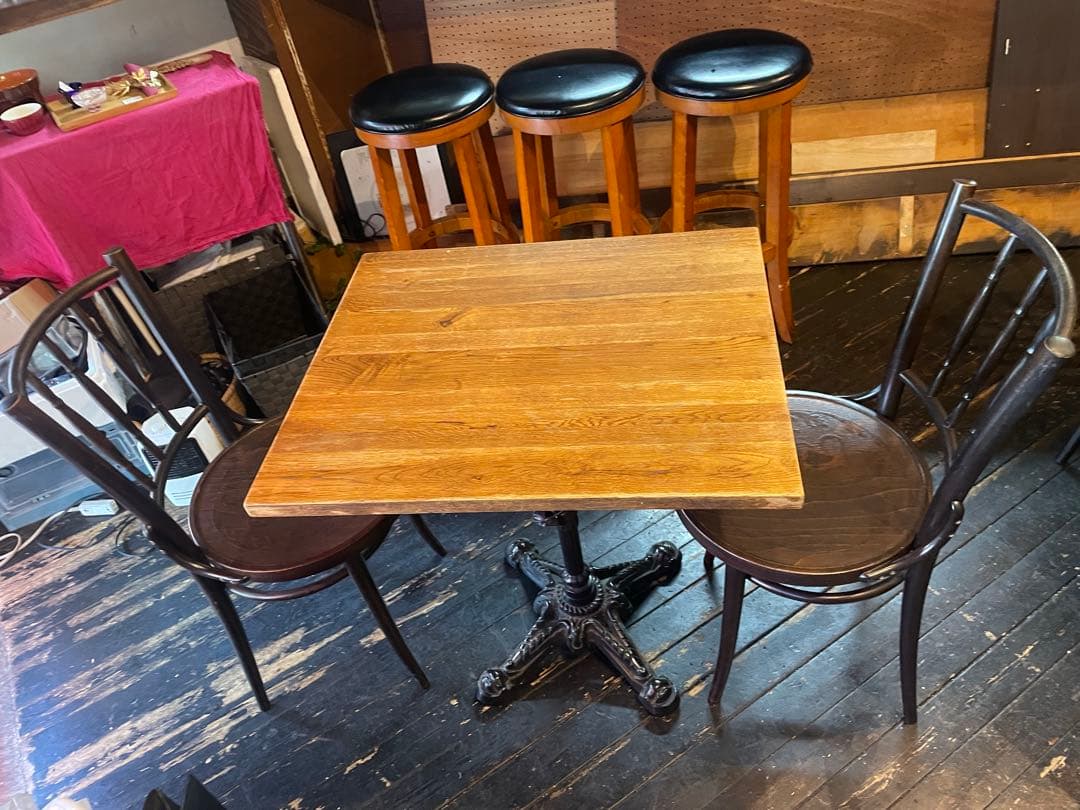 【急募】ビストロテーブル　カフェテーブル